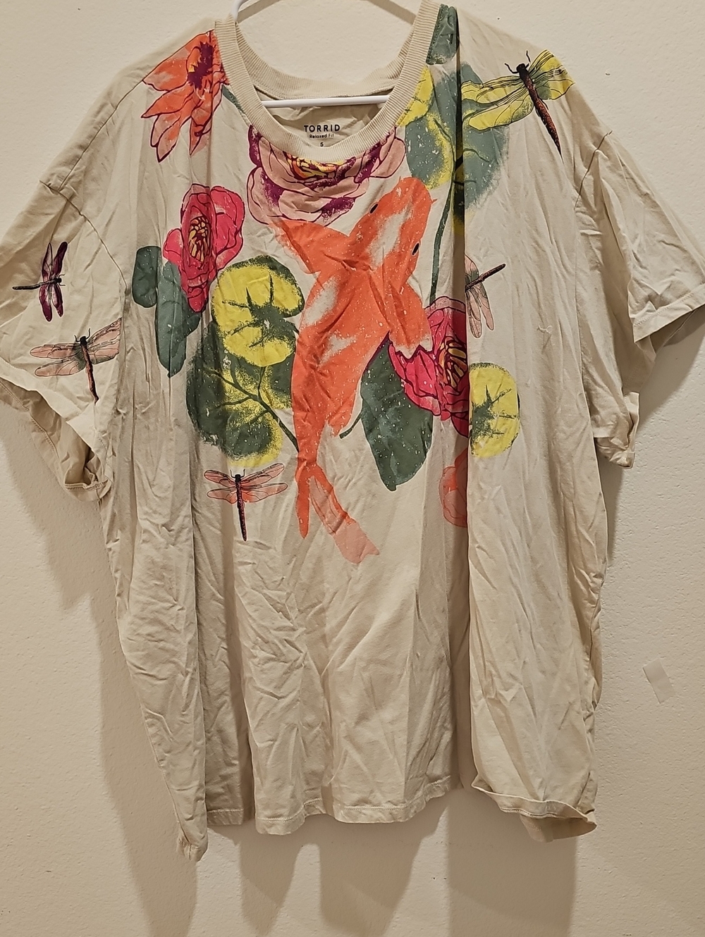 torrid Cream Graphic Tee with Bold Floral & Dragonfly Motif